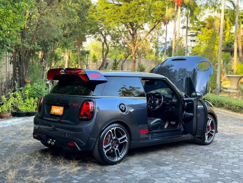 2022-mini-cooper-2-0-john-cooper-works-gp-202408111-slide-thumbnail-0