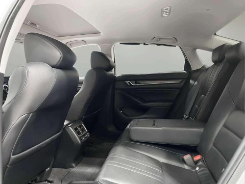2019-honda-accord-2-0-hybrid-tech-1p1762-slide-thumbnail-16