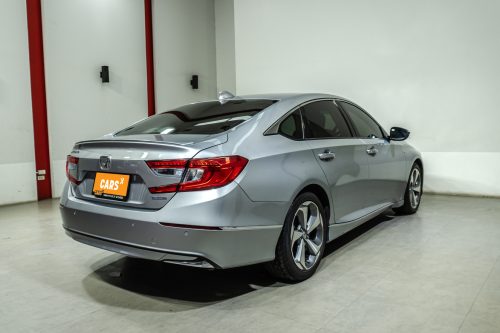2019-honda-accord-2-0-hybrid-tech-1p1762-slide-thumbnail-3