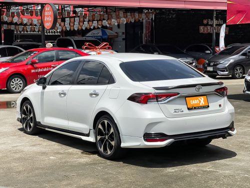 2020-toyota-corolla-altis-1-8-gr-sport-1p1799-slide-thumbnail-5