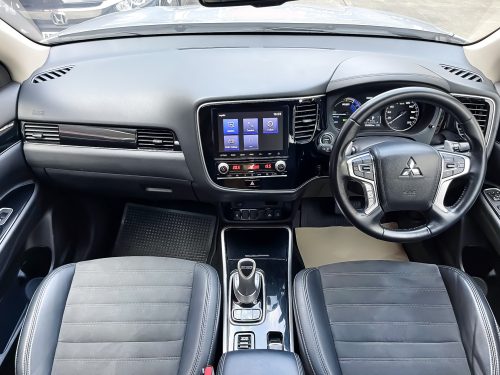 2021-mitsubishi-outlander-phev-2-4-gt-4wd-9p0755-slide-thumbnail-8