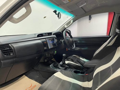 2020-toyota-hilux-revo-2-4-j-plus-prerunner-1p1897-slide-thumbnail-7