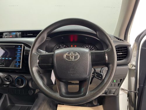 2019-toyota-hilux-revo-2-4-j-1p1997-slide-thumbnail-8