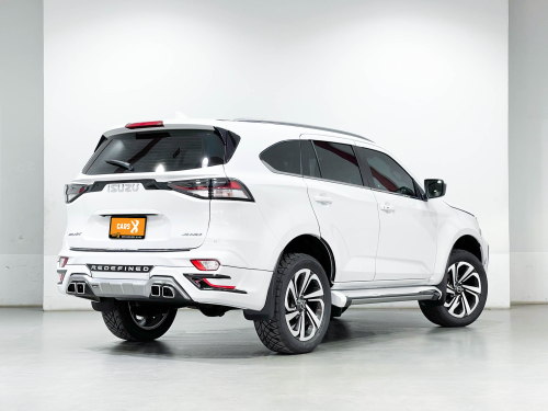 2022-isuzu-mu-x-3-0-ultimate-4wd-1p1820v-2-slide-thumbnail-6