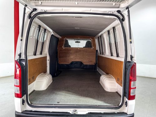 2017-toyota-hiace-3-0-economy-1p1760-2-slide-thumbnail-6