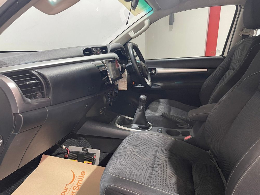 2019 Toyota HILUX REVO 2.4 E PLUS 4WD [1P1944] - 4