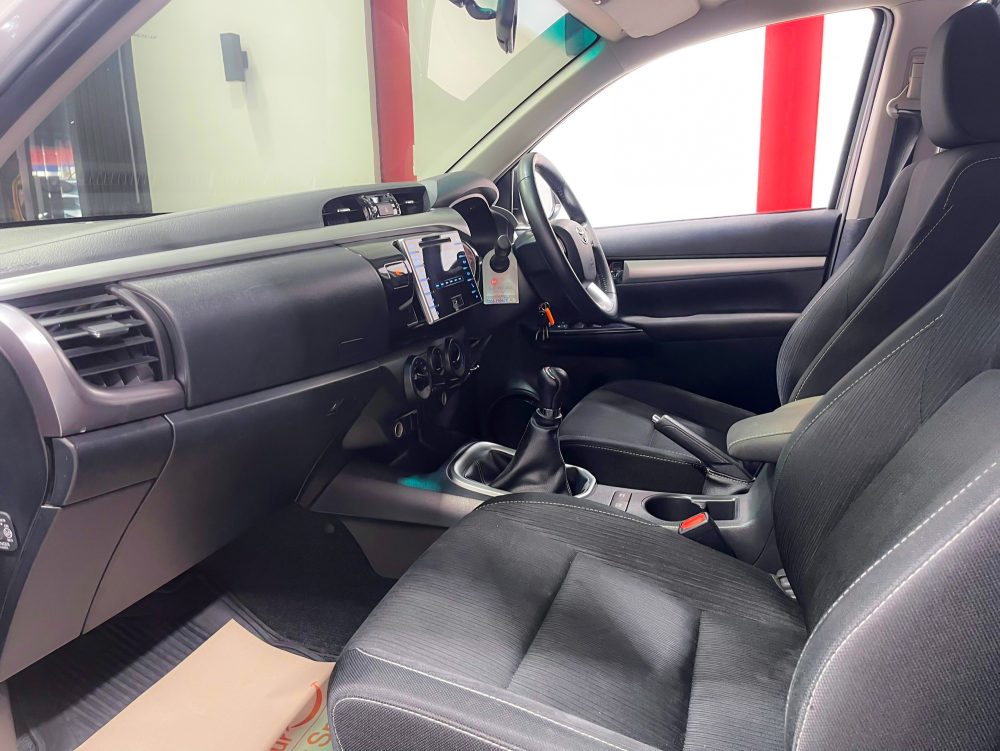 2019 TOYOTA HILUX REVO 2.4 E [1P1981]* - 1