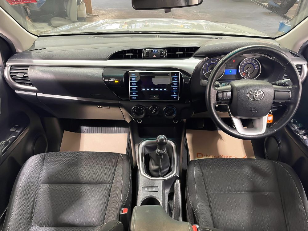 2019 TOYOTA HILUX REVO 2.4 E [1P1981]* - 3