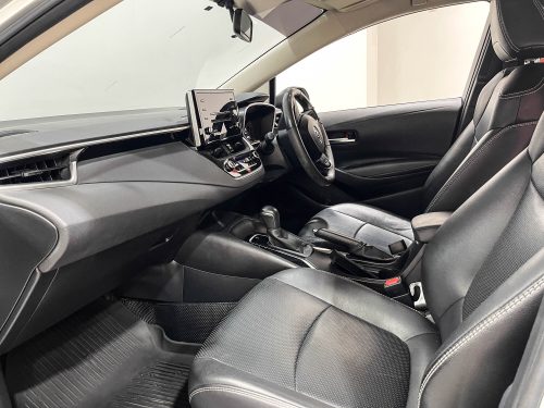 2020-toyota-corolla-altis-1-6-g-9p0779-slide-thumbnail-4
