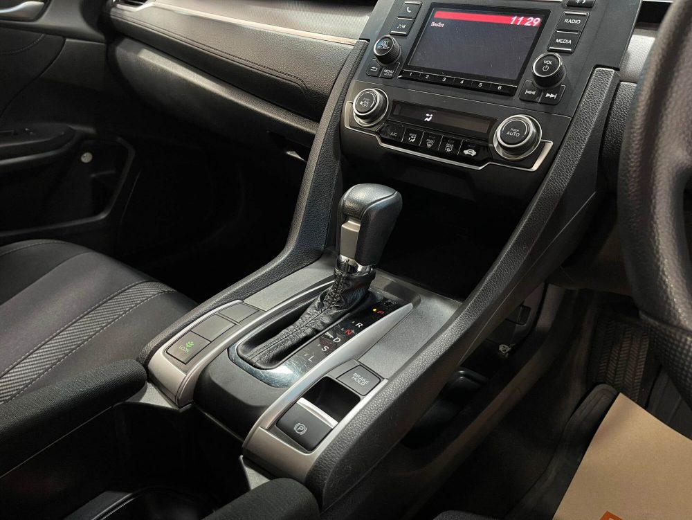 2018 Honda CIVIC 1.8 E [2S0004]* - 9