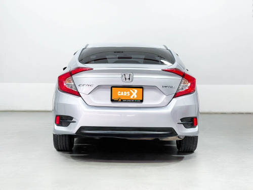 2018-honda-civic-1-8-e-1p1990-slide-thumbnail-3