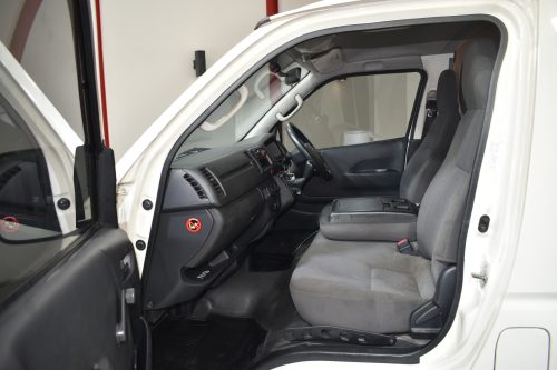 2017-toyota-hiace-3-0-economy-1p1760-2-slide-thumbnail-7