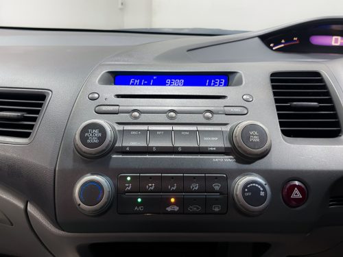 2010-honda-civic-1-8-s-1p1900v-slide-thumbnail-9
