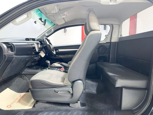 2018-toyota-hilux-revo-2-4-g-prerunner-1p1812-slide-thumbnail-9