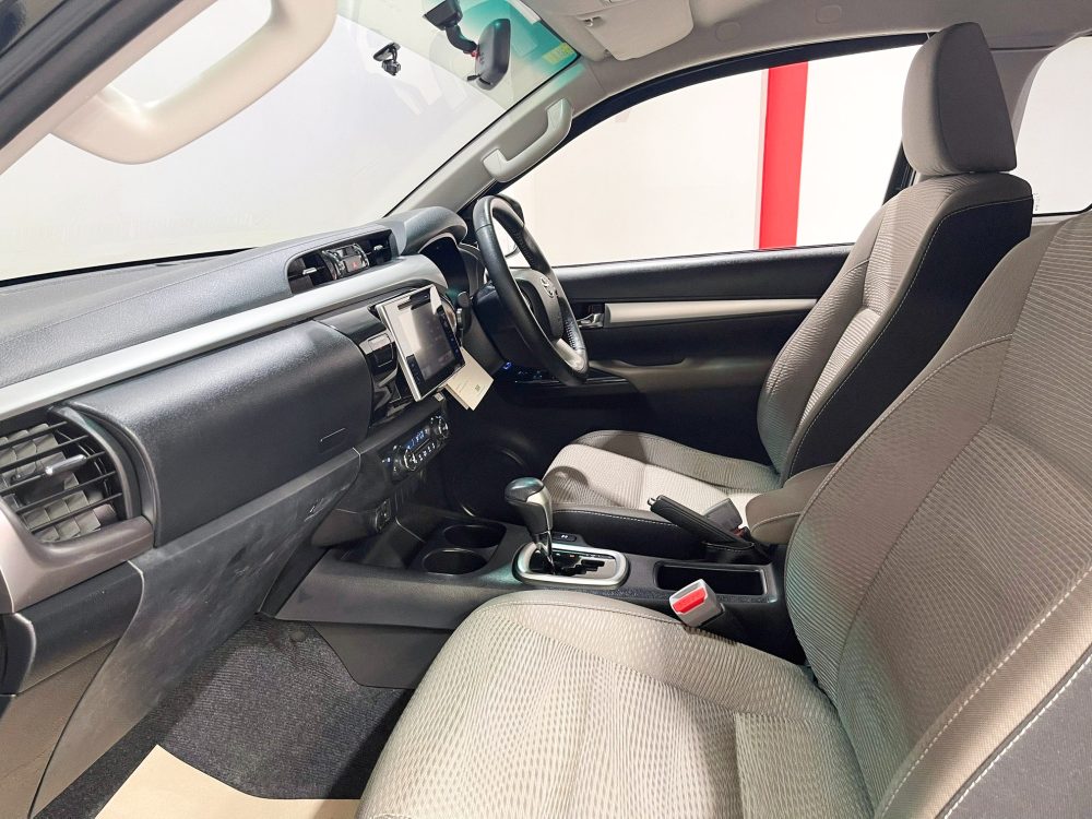 2018 TOYOTA HILUX REVO 2.4 G PRERUNNER [1P1812]* - 11