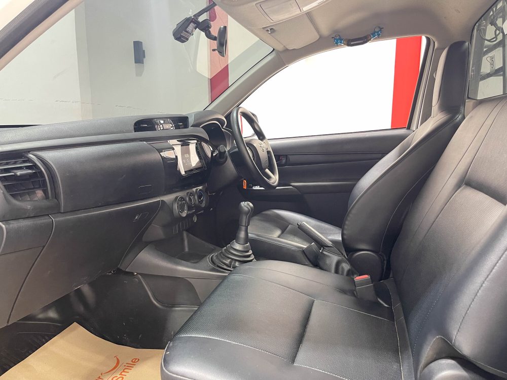 2024 TOYOTA HILUX REVO 2.8 ENTRY [1P1939] - 4