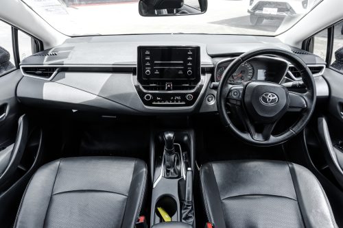 2020-toyota-corolla-altis-1-6-g-1p2060-slide-thumbnail-10