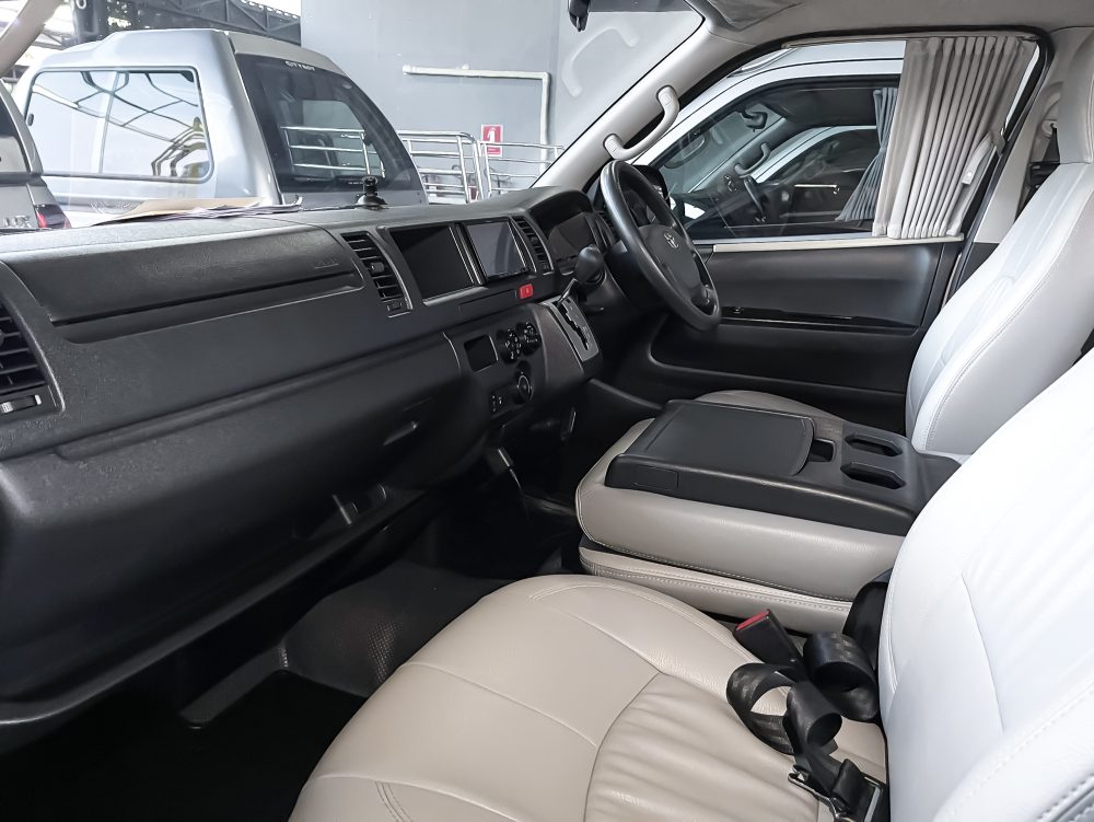 2018 TOYOTA COMMUTER 3.0 D4D [1P1995]* - 2