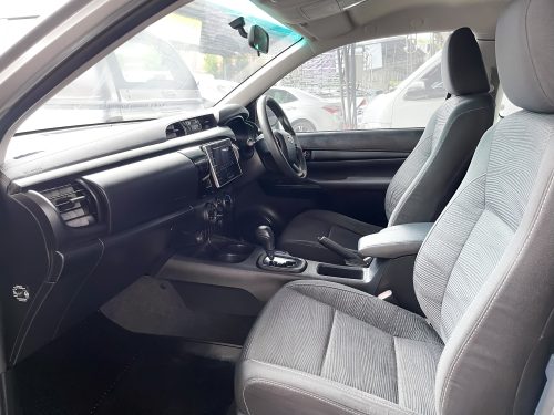 2019-toyota-hilux-revo-2-4-j-plus-1p1978-slide-thumbnail-1
