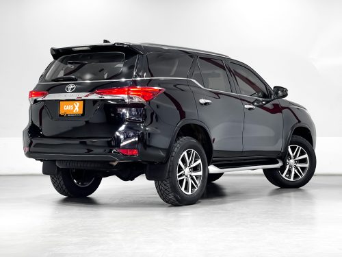 2019-toyota-fortuner-2-4-v-1p1914-slide-thumbnail-3