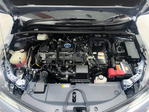 2020-toyota-corolla-altis-1-8-hybrid-high-1p1877-slide-thumbnail-4