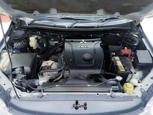 2016-mitsubishi-triton-2-4-gls-plus-1p1952-slide-thumbnail-4