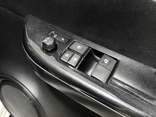 2020-toyota-hilux-revo-2-4-mid-prerunner-1p2036-slide-thumbnail-19