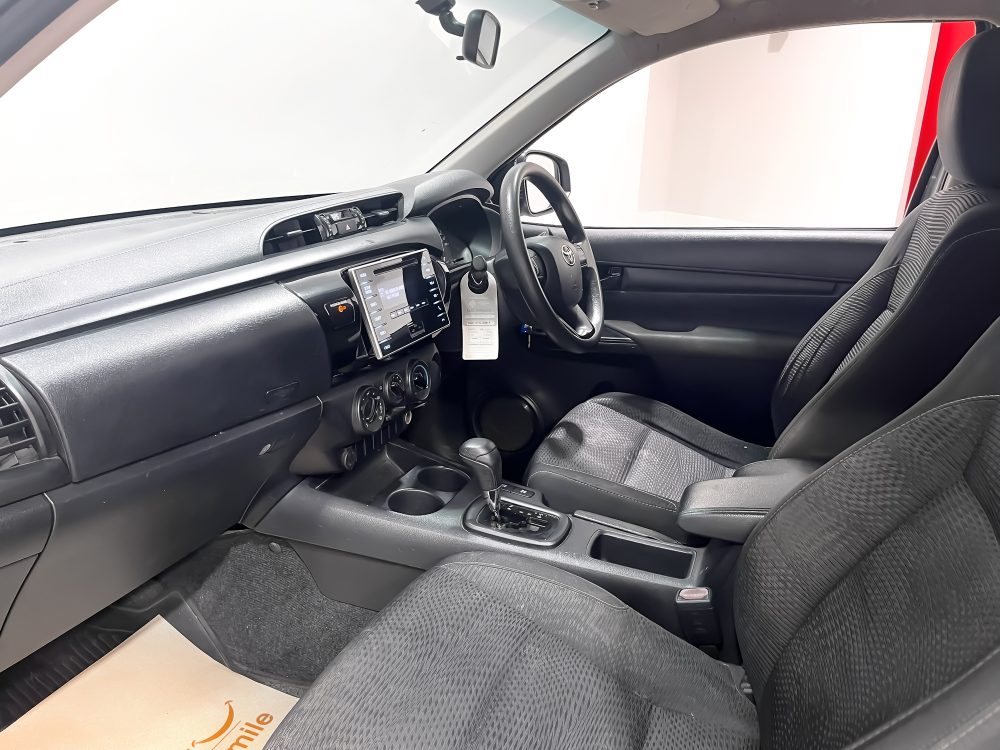 2019 TOYOTA HILUX REVO 2.4 J PLUS [1P1978]* - 11