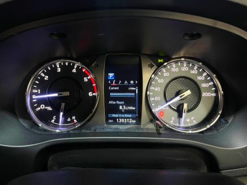 2020-toyota-hilux-revo-2-4-mid-prerunner-1p2036-slide-thumbnail-20