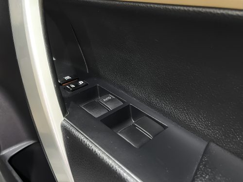 2019-toyota-corolla-altis-1-6-g-1p1918-slide-thumbnail-5