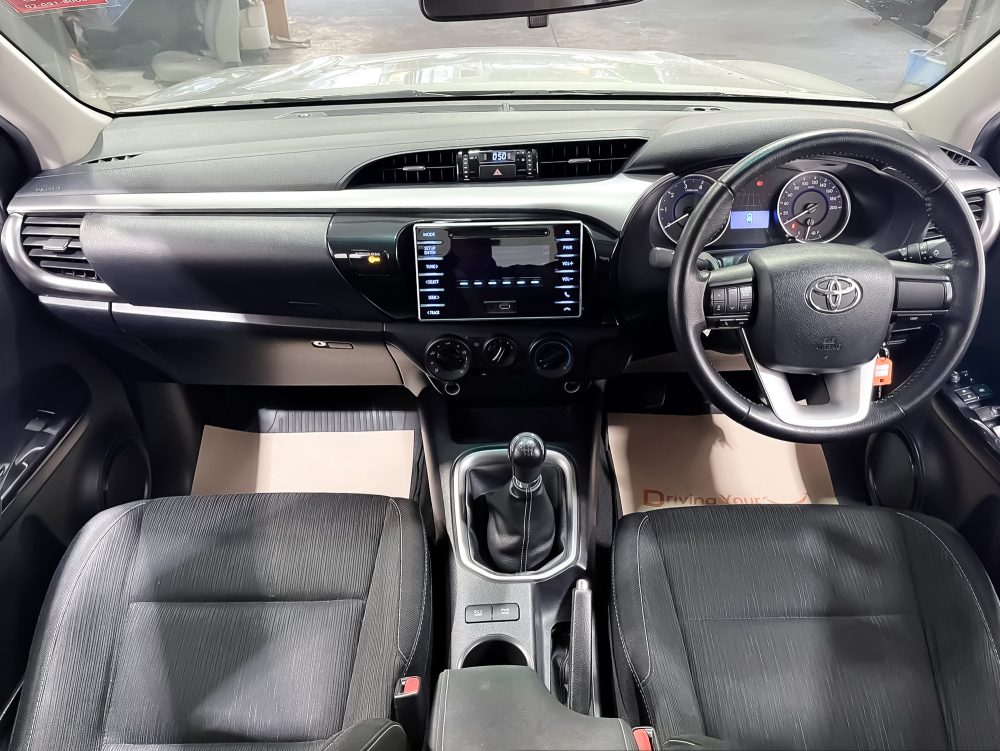 2019 TOYOTA HILUX REVO 2.4 E [1P1982]* - 8