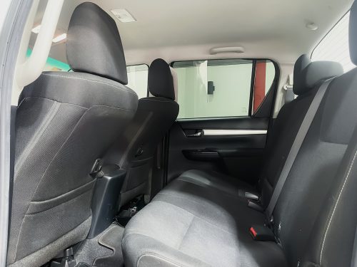 2021-toyota-hilux-revo-2-4-entry-prerunner-1p2062-slide-thumbnail-6