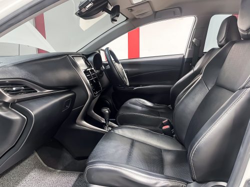 2020-toyota-yaris-ativ-1-2-sport-premium-1p2078v-slide-thumbnail-6