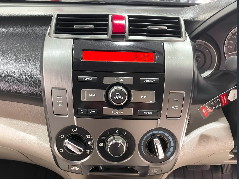 2013 HONDA CITY 1.5 V CNG [2S0044] - 8