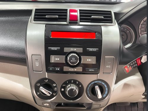 2013-honda-city-1-5-v-cng-1p1940v-slide-thumbnail-7