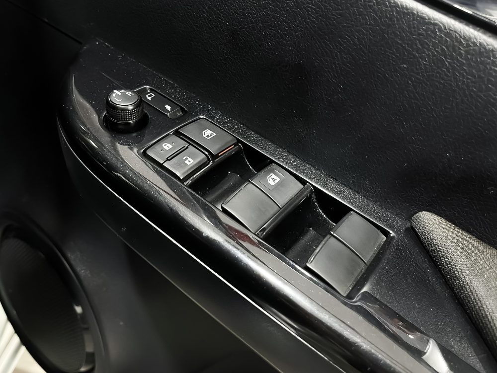 2019 TOYOTA HILUX REVO 2.4 E [1P1982]* - 11