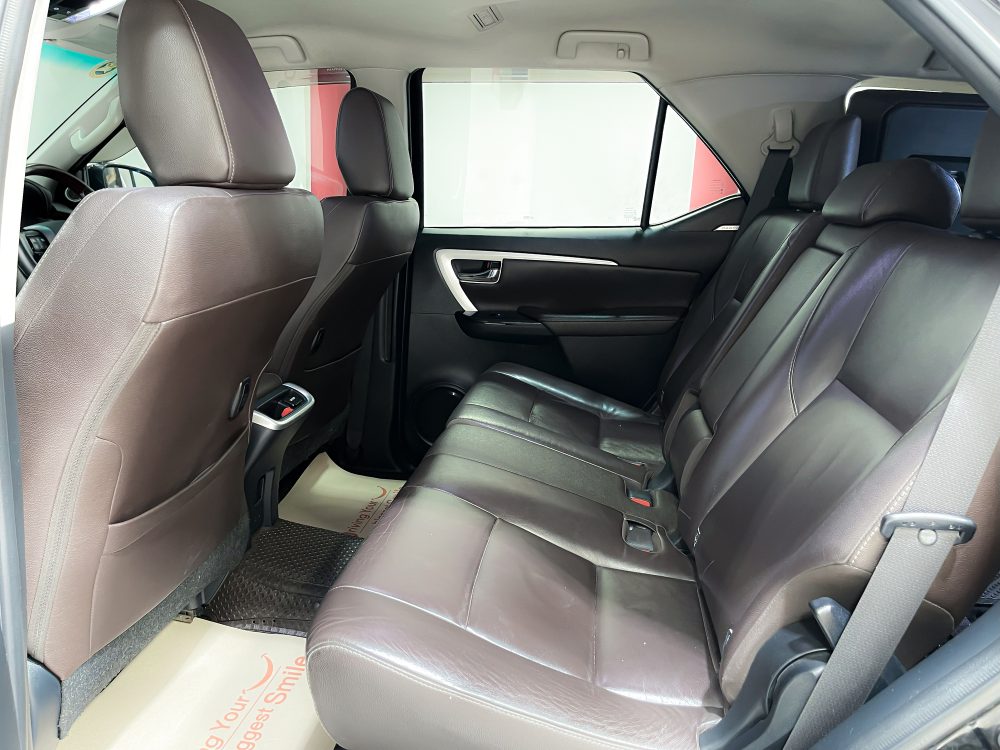 2017 TOYOTA FORTUNER 2.4 V [1P2026V]* - 10
