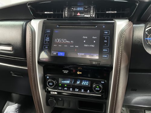 2019-toyota-fortuner-2-4-v-1p1914-slide-thumbnail-8