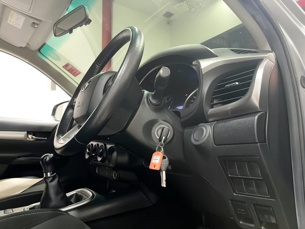 2019 TOYOTA HILUX REVO 2.4 E [1P1982]* - 12
