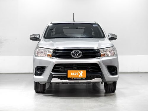 2018-toyota-hilux-revo-2-4-e-1p2013-slide-thumbnail-0