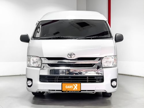 2019-toyota-commuter-3-0-d4d-1p2050-slide-thumbnail-0