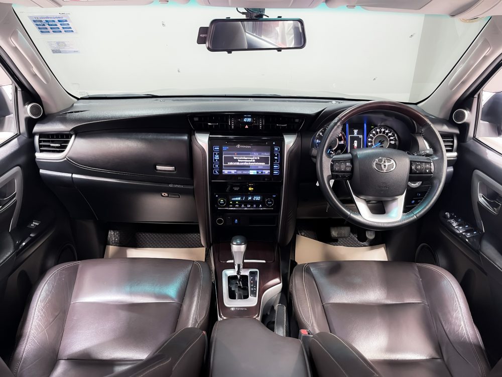 2017 TOYOTA FORTUNER 2.4 V [1P2026V]* - 11