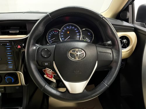 2019-toyota-corolla-altis-1-6-g-1p1924-slide-thumbnail-10
