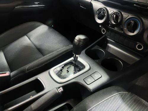 2021-toyota-hilux-revo-2-4-entry-prerunner-1p2062-slide-thumbnail-8