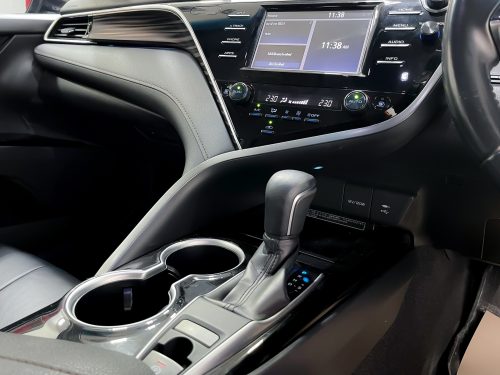 2018-toyota-camry-2-0-g-1p2003-slide-thumbnail-9