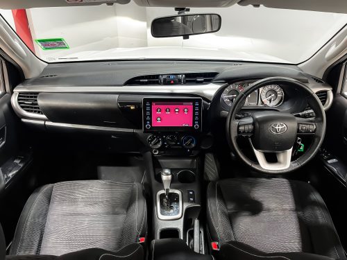 2020-toyota-hilux-revo-2-4-mid-prerunner-1p2036-slide-thumbnail-26