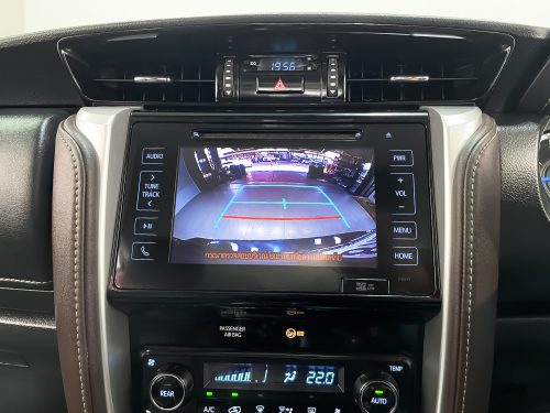 2019-toyota-fortuner-2-4-v-1p1914-slide-thumbnail-10