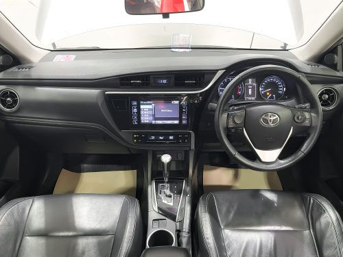 2019-toyota-corolla-altis-1-8-esport-1p2023-2-slide-thumbnail-10