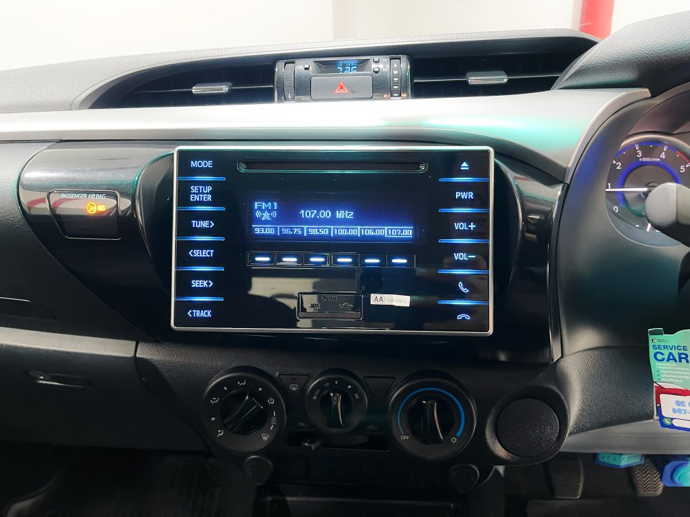 2018 TOYOTA HILUX REVO 2.4 E [1P2013]* - 11