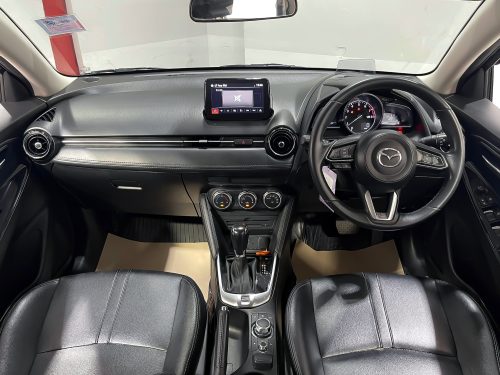 2018-mazda-2-1-3-high-connect-1p2004v-slide-thumbnail-12